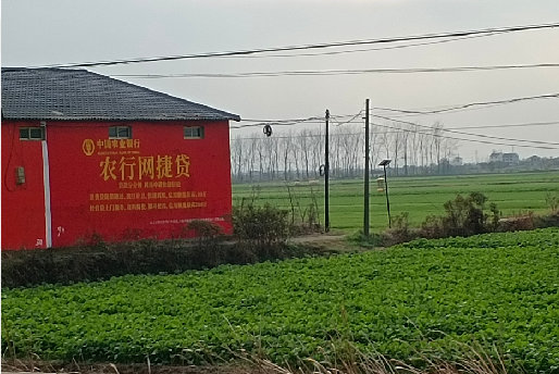 房县如何防止墙体广告褪色呢？