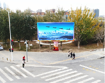 房县户外大屏广告投放要点。